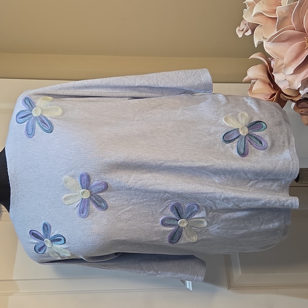 Nwt 1x Elegant Women's Sweater with Floral Accents Light Blue 34 Sleeve - Picture 6 of 14